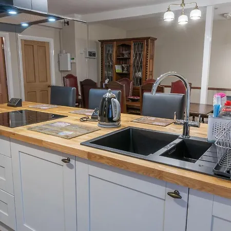 Forrest's Yard - 1 בית נופש *