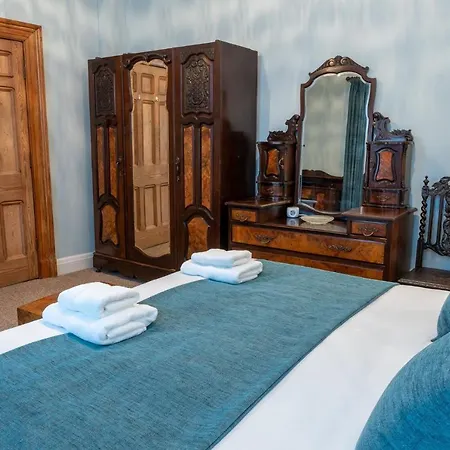 Forrest's Yard - 1 *